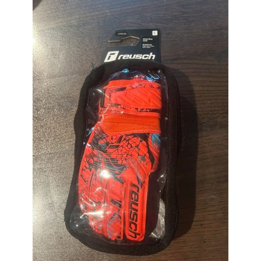 Reusch Youth Goalkeeper Gloves size 4